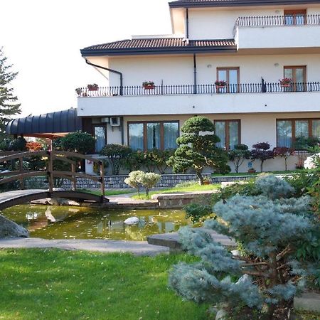Отель Al Giardino Fanna Экстерьер фото