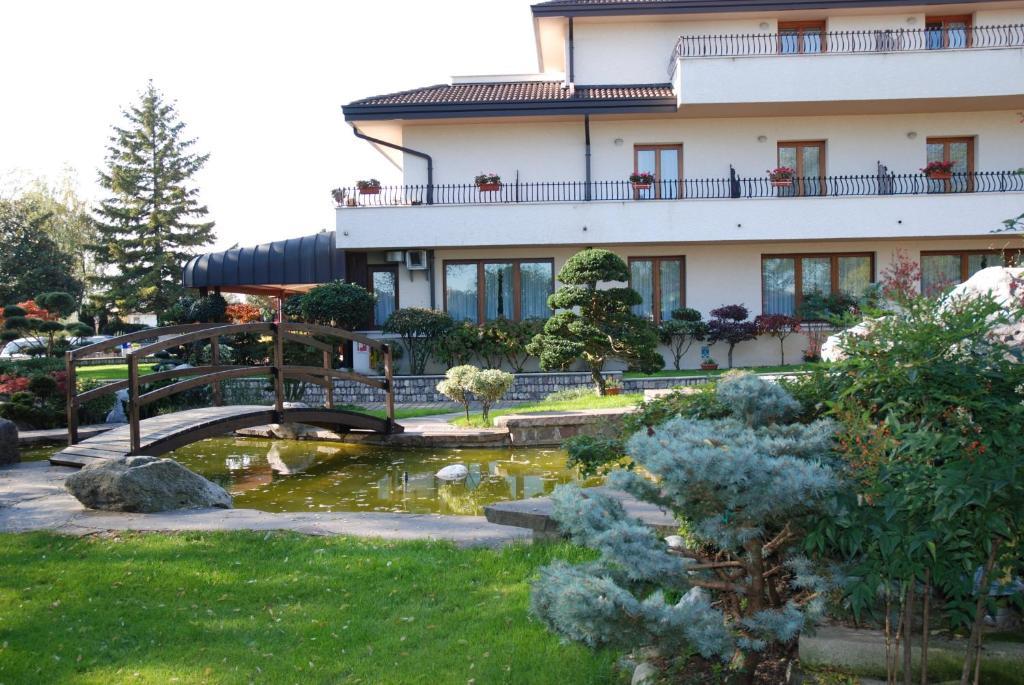 Отель Al Giardino Fanna Экстерьер фото